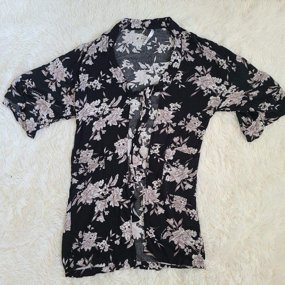 Spiritual Gangster Black Floral Robe - Picture 3 of 14